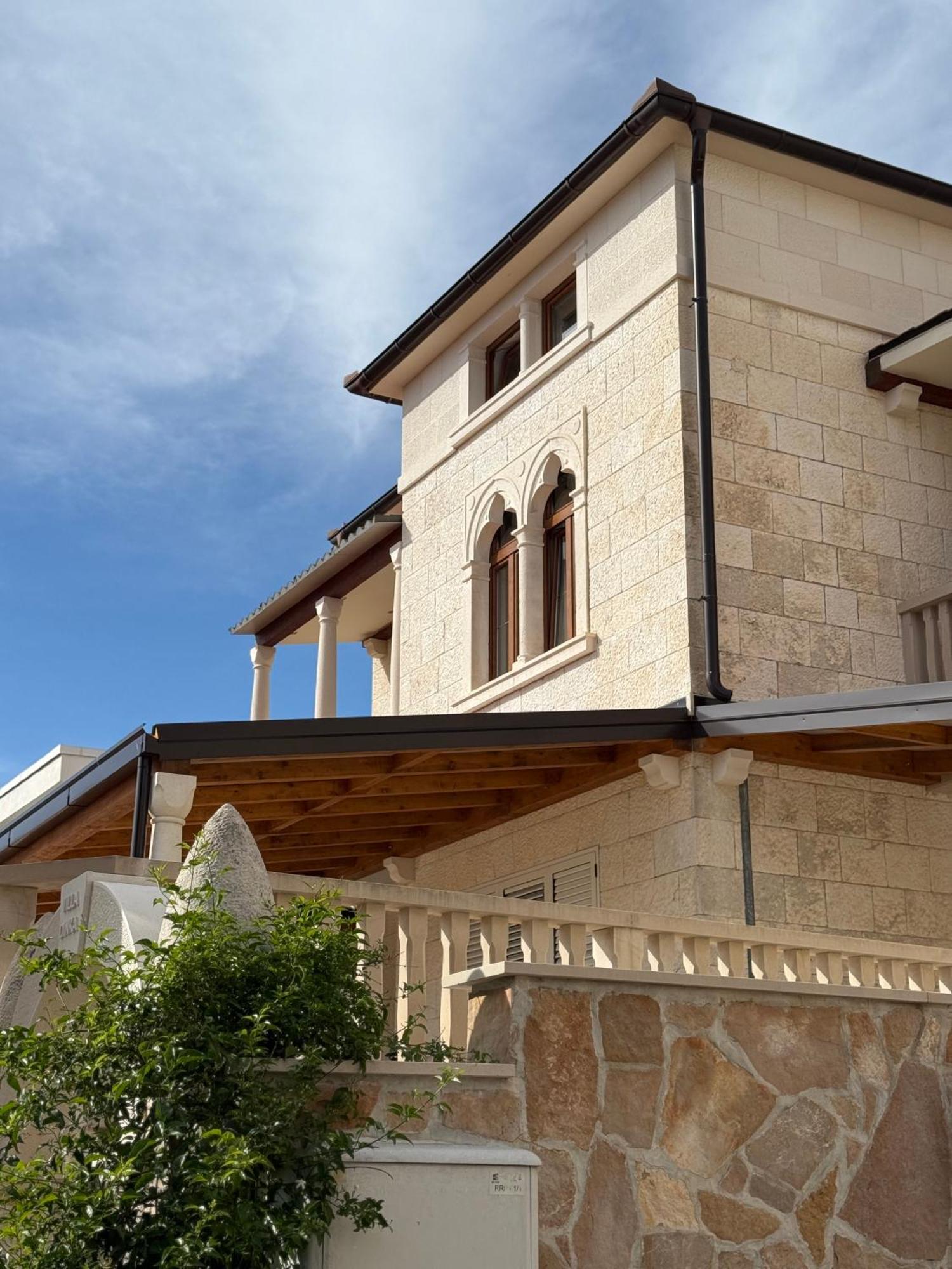 Apartma Dinka *
